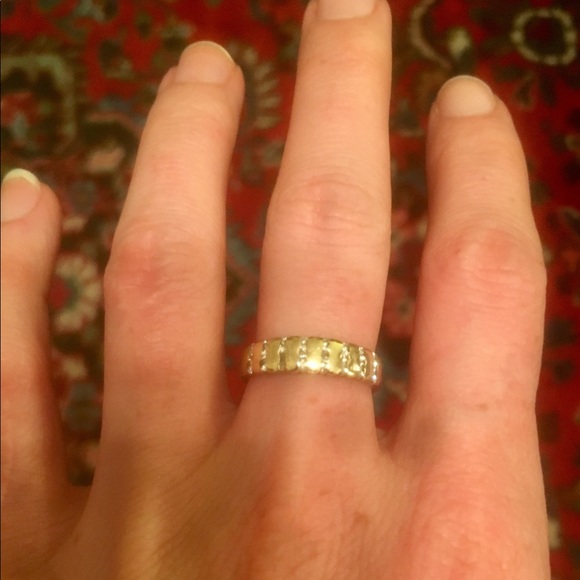 Gold & Diamond Ring - Picture 5 of 7